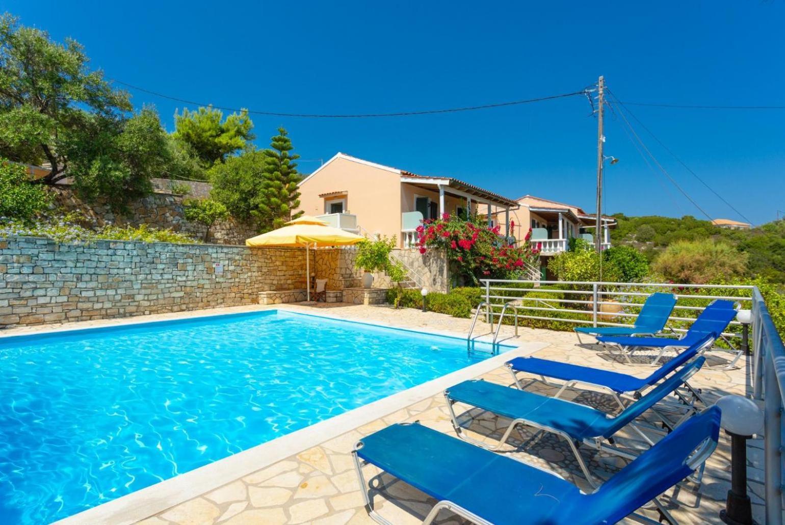 Dolphin Villa 1 Porto Ozias Bagian luar foto